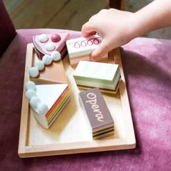 Lagkagestykker på Fad*Mamamemo Clearance