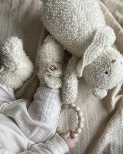 Aktivitetsbamse, bouclé merino uld, off white*Smallstuff Sale